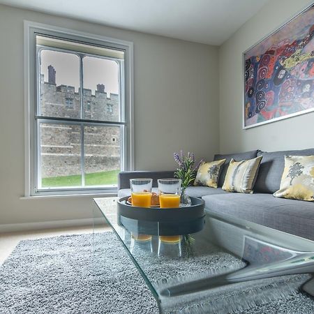 Central Windsor Apartment Facing The Castle Экстерьер фото