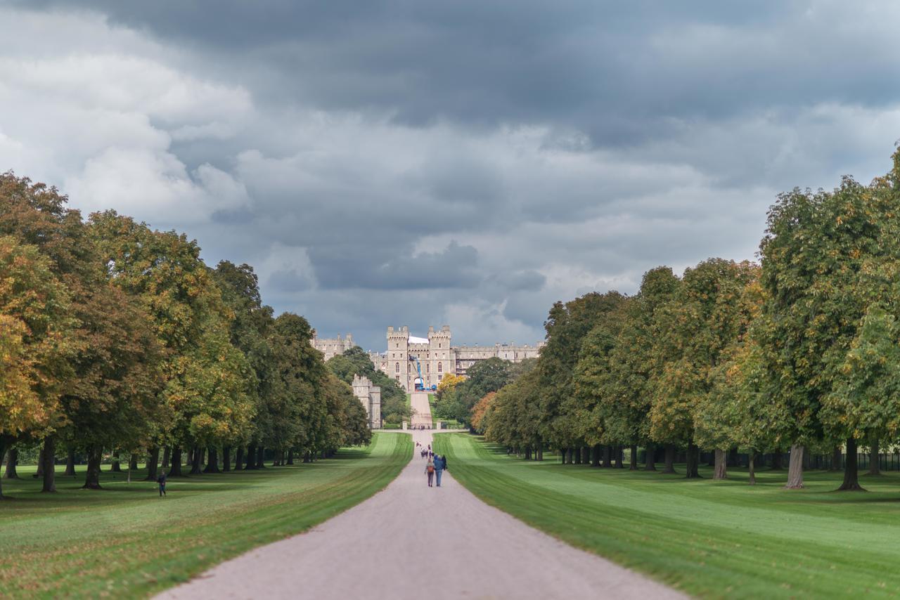 Central Windsor Apartment Facing The Castle Экстерьер фото
