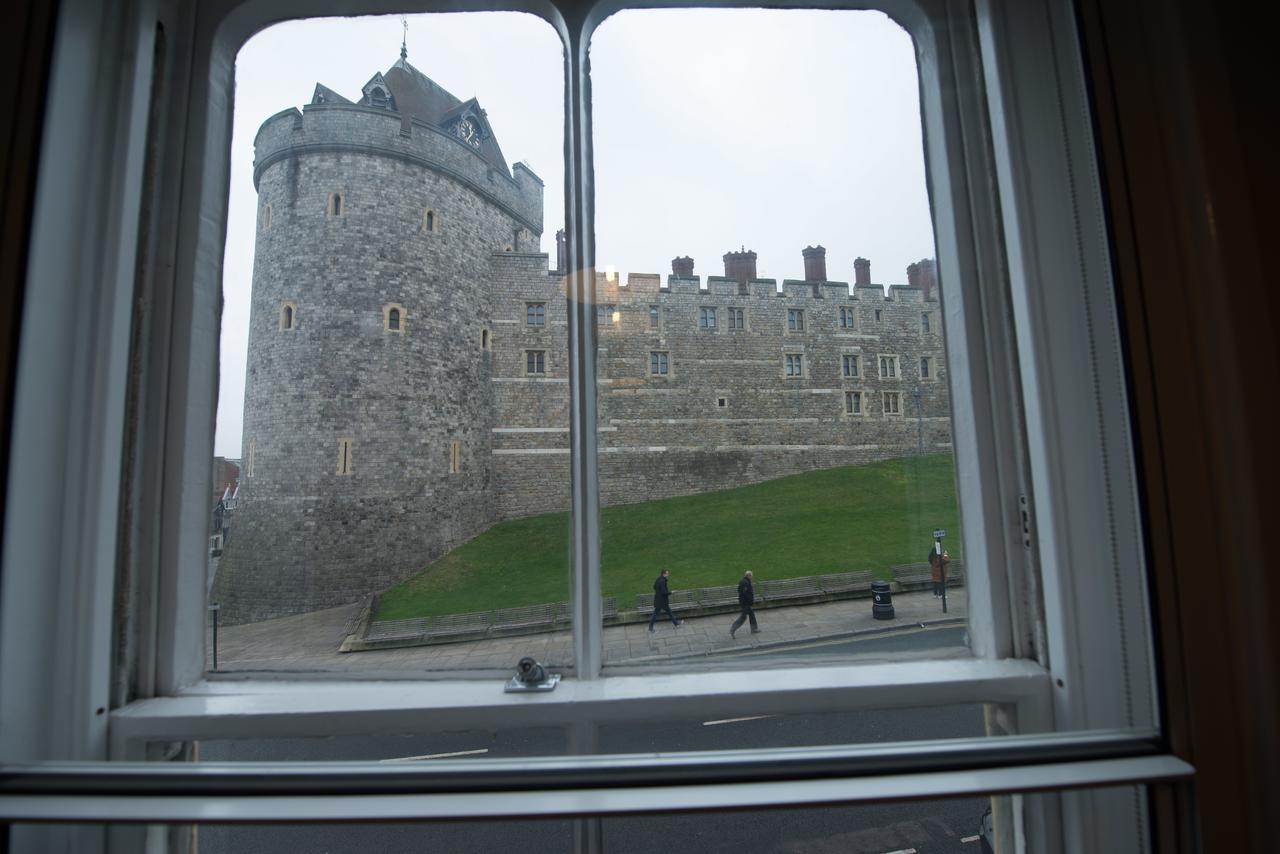 Central Windsor Apartment Facing The Castle Экстерьер фото