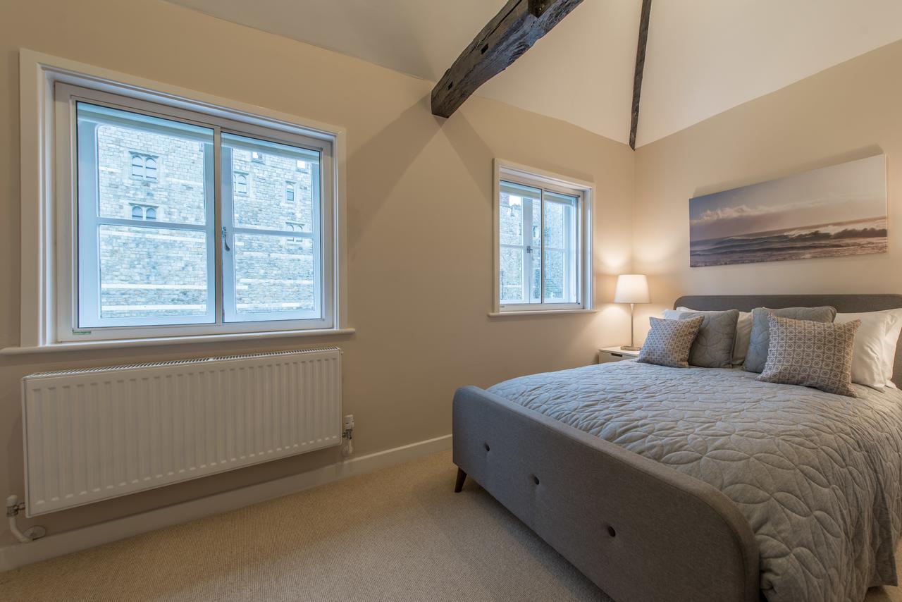 Central Windsor Apartment Facing The Castle Экстерьер фото