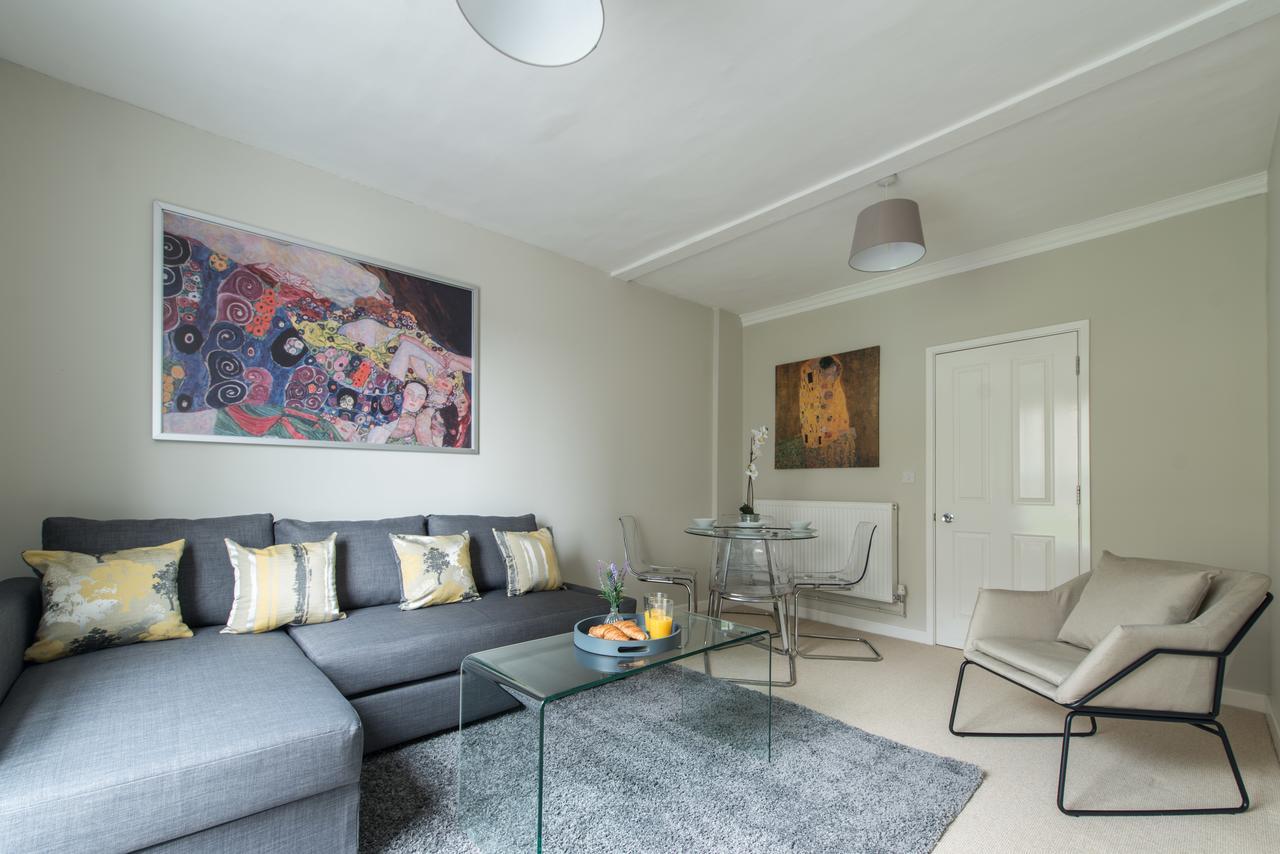 Central Windsor Apartment Facing The Castle Экстерьер фото