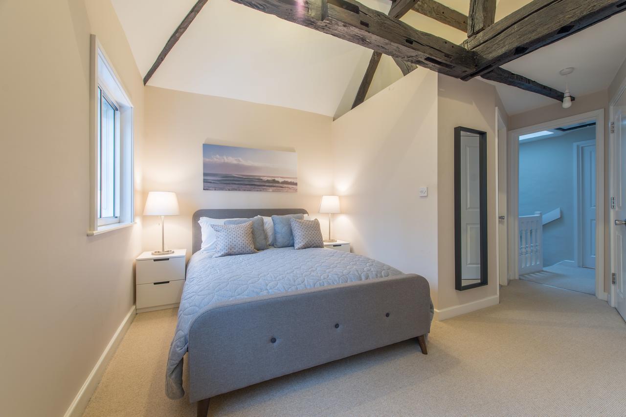 Central Windsor Apartment Facing The Castle Экстерьер фото