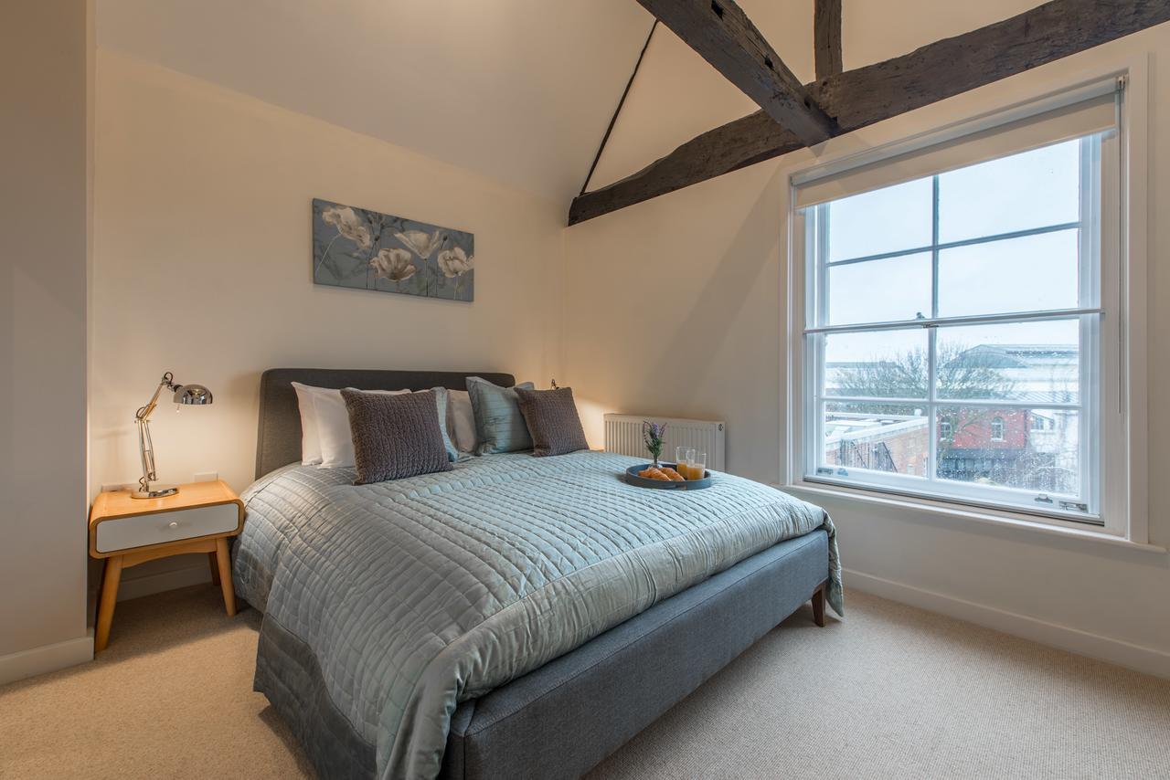 Central Windsor Apartment Facing The Castle Экстерьер фото